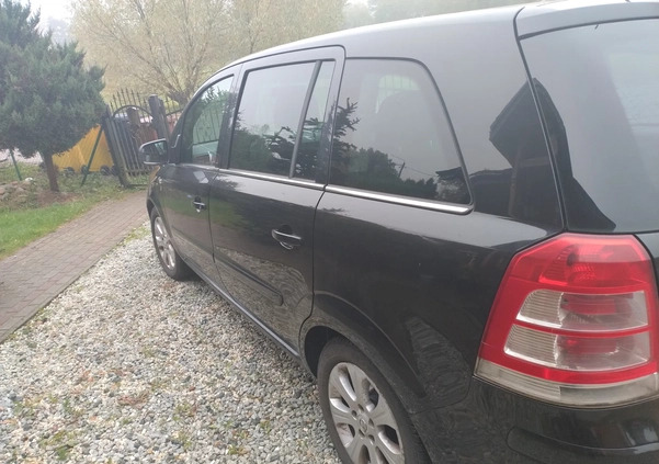 Opel Zafira cena 17000 przebieg: 317000, rok produkcji 2010 z Sulechów małe 121